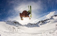 体彩网：鲁能2026压哨引援喜讯，锁定巴尔加斯，彭啸成将以他为核心重塑后防线