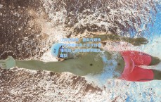 江苏体彩网：狼队代理执行主席施佳瀛上任次日现场观战，新领袖即刻融入球队