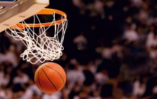 体彩网-VAR争议风暴席卷伯纳乌，皇家马德里险胜塞维利亚，贝林厄姆技战术主导激战