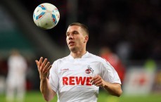 体育彩票_沙特豪门老板点评球星，萨拉赫年华渐逝，维尼修斯若加盟将闪耀绿茵