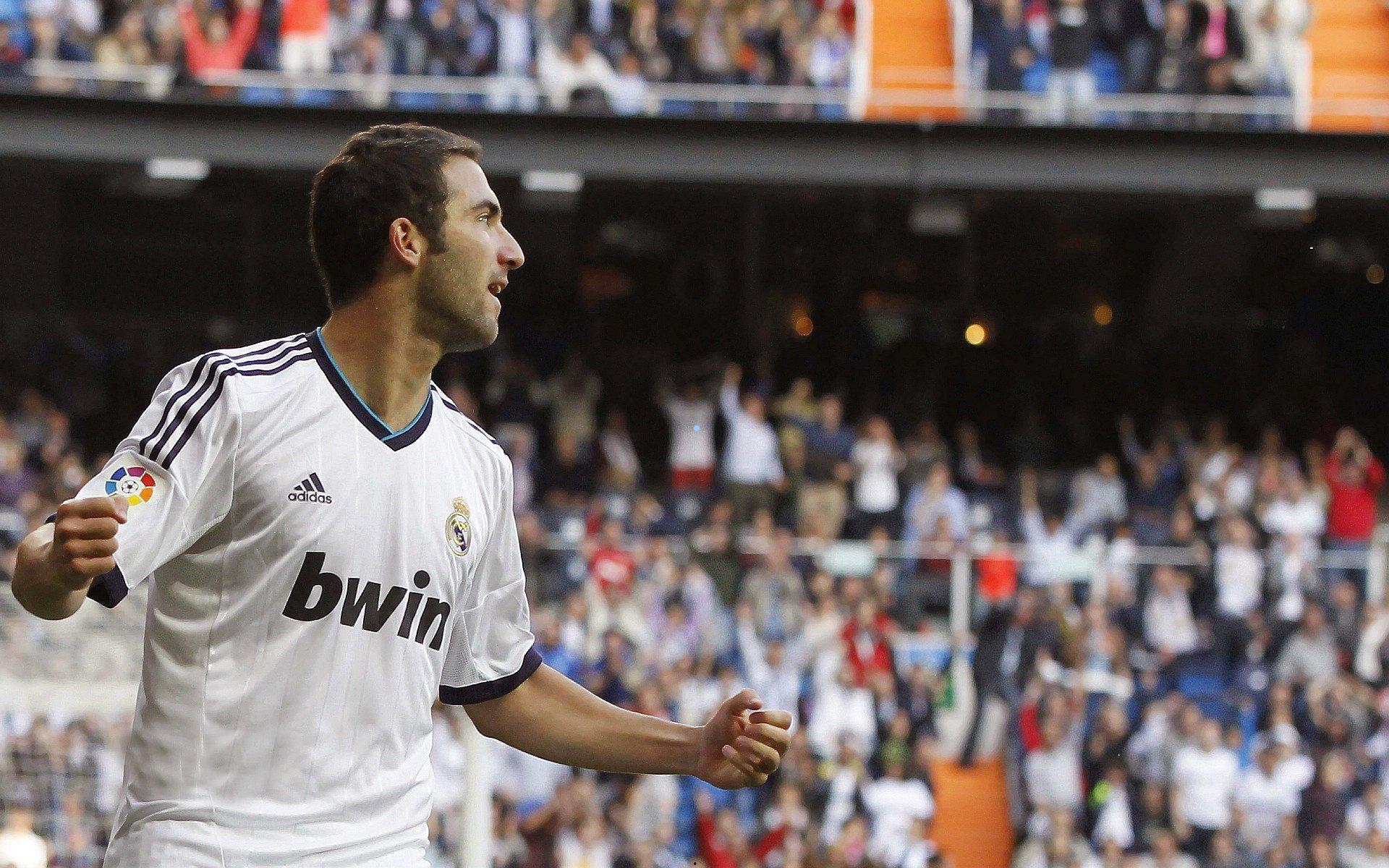 利物浦坚守永久转会底线，尤文图斯租借方案遇阻—迪马济奥揭露小基耶萨谈判拉锯战